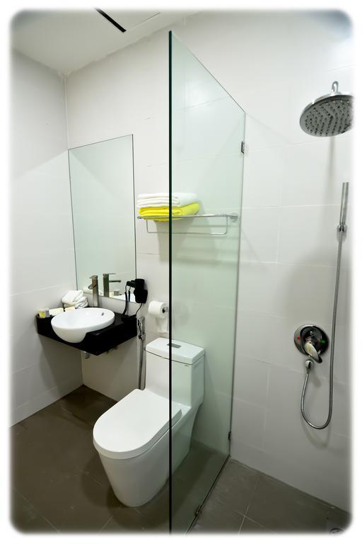 Mornington Hotel Waterfront Lumut Zimmer foto